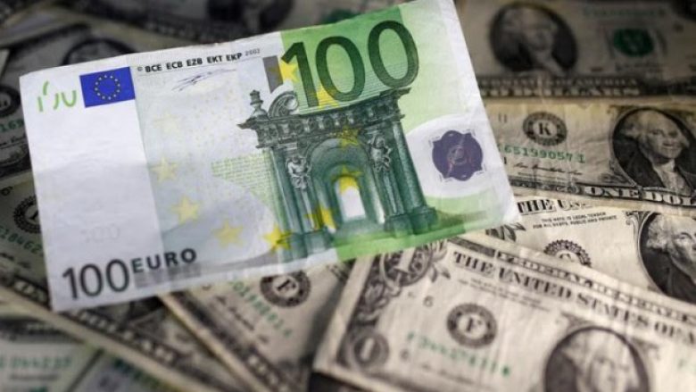 Euro shënon rënie pas deklarimit të pavarësisë së Katalunisë