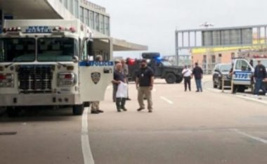 Nju Jork: Evakuohen pasagjerët pasi një burrë kërcënoi se do hidhte në erë aeroportin
