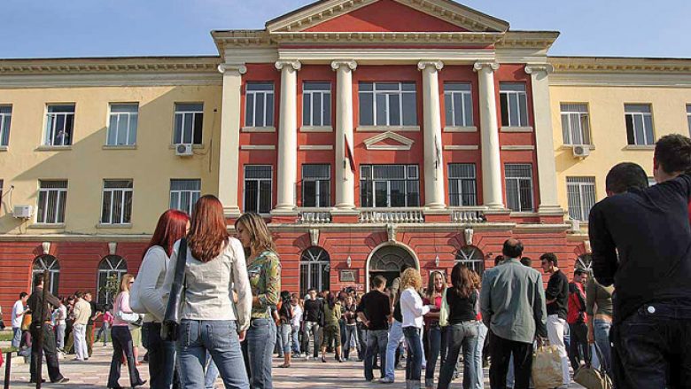 Fillon viti i ri akademik në Shqipëri