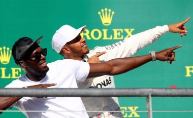 Hamilton e merr në shëtitje Boltin me veturën që vlen 200 mijë euro (Foto/Video)