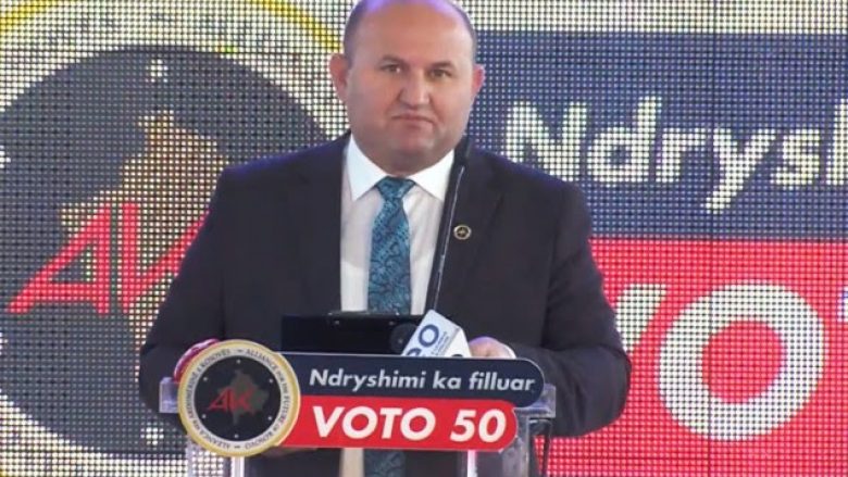 Lulzim Kabashi befason me tubimin madhështor në Prizren (Video)