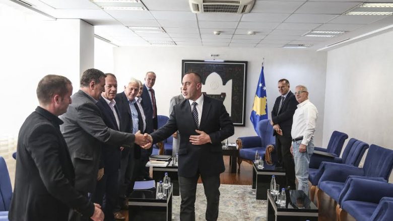 Haradinaj takoi përfaqësuesit e Shoqërive Aksionare të dala nga KEK-u