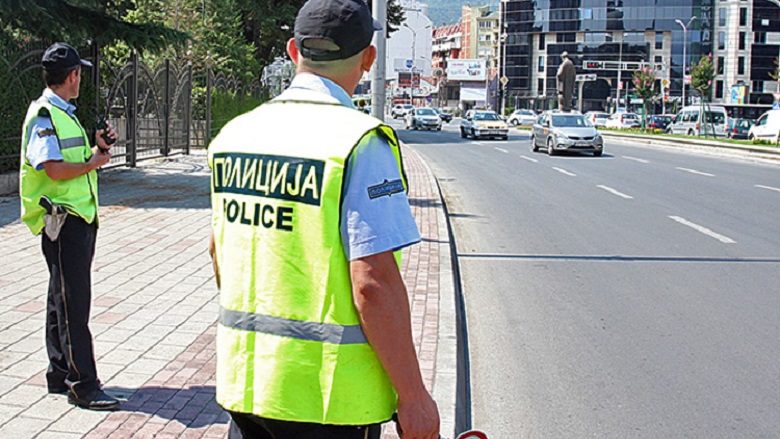 Policia e Tetovës përforcon aktivitetet kundër parkimit paralel