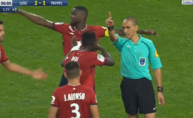 Gjyqtari kryesor bën gafën e vitit në Ligue 1, ndëshkon gabimisht me të kuq lojtarin e Lille (Foto/Video)