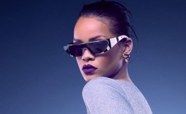 Rihanna ndryshon pamje: Kaçurrela të dendura, pa ndonjë model të caktuar (Foto)