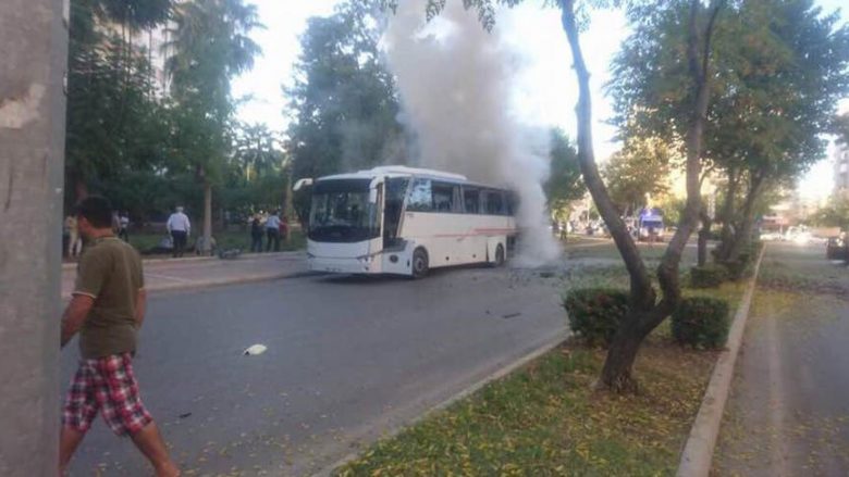Sulm me bombë në Turqi, plagosen 12 policë