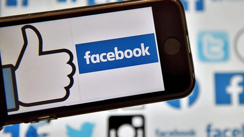 Frika nga depresioni: Njeriu që zbuloi butonin “Like” fshin aplikacionin “Facebook” nga telefoni i tij (Foto)