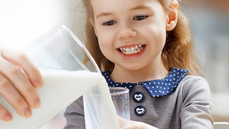 HiPP tregon pse qumështi është i rëndësishëm për fëmijët