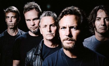 Pearl Jam publikon film dokumentar dhe album me të njëjtin emër (Video)