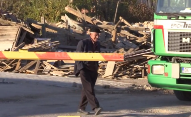 Rrënimi i shtëpisë në Ferizaj, flasin plaku dhe biznesmeni (Video)