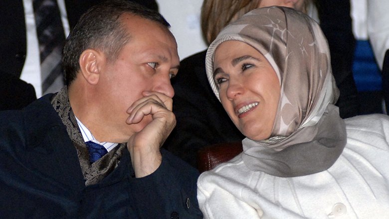 Historia e dashurisë me shikim të parë, mes presidentit turk Erdogan dhe Eminesë