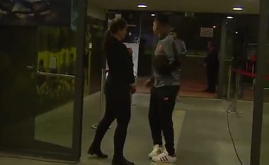 Firmino për një moment nuk u lejua të futet në stadiumin e Mariborit (Video)