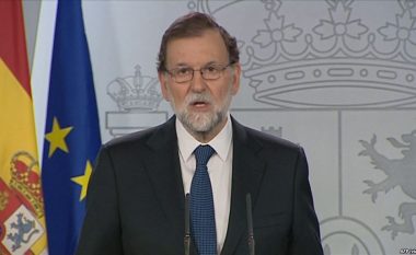 Qeveria spanjolle po mendon t’ia pezullojë edhe autonominë Katalonisë