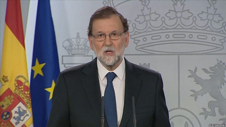 Qeveria spanjolle po mendon t’ia pezullojë edhe autonominë Katalonisë