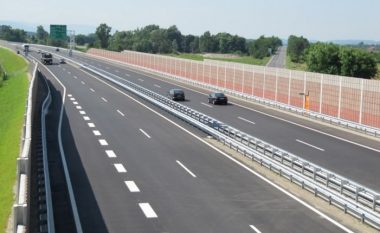 Trafiku në Maqedoninë e Veriut po zhvillohet pa probleme, nuk ka vonesa në kufi