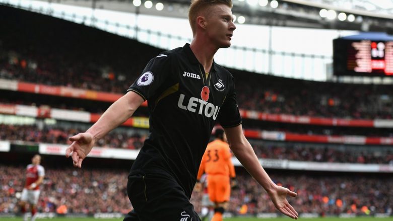 Swansea befason Arsenalin me golin e Clucasit (Video)  