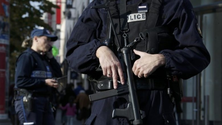 Arrestime në Francë, planifikohej vrasja e politikanëve!