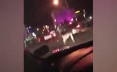 Sulmi në Las Vegas: Një taksist ka filmuar momentin e tmerrshëm kur njerëzit tentonin të “shpëtonin kokat e tyre” (Video)