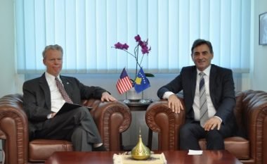 SHBA vazhdon mbështetjen për Kosovën