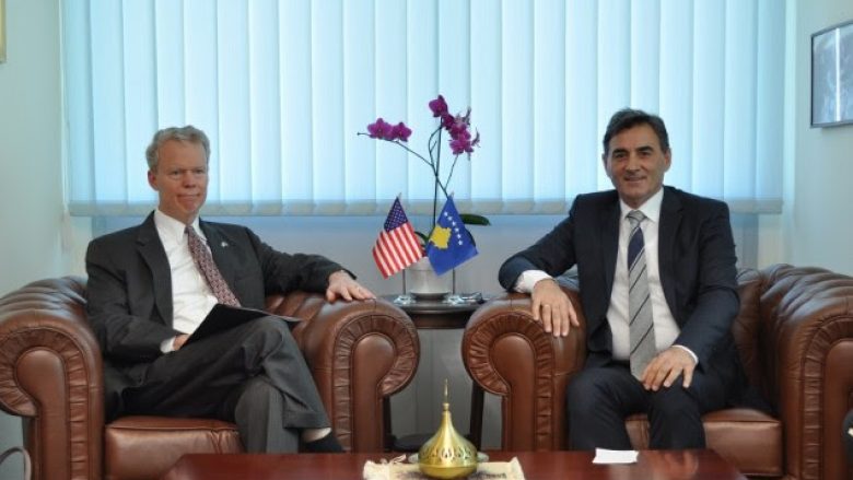 SHBA vazhdon mbështetjen për Kosovën