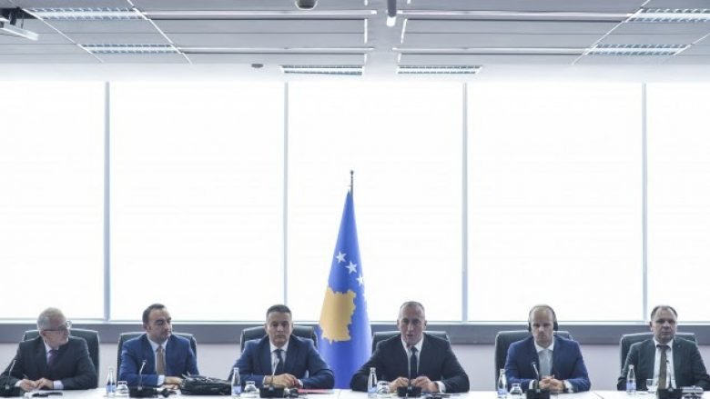 Haradinaj ofron përkrahje për bizneset që operojnë në Kosovë
