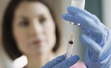 Në Gostivar, për një ditë kundër gripit vaksinohen 220 persona