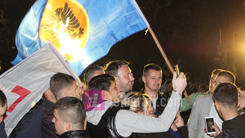 LDK feston në sheshin “Ibrahim Rugova” në Prishtinë (Foto/Video)