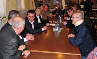Kryeministri Zaev nënshkruan marrëveshje me esnafin e Çarshisë së Vjetër