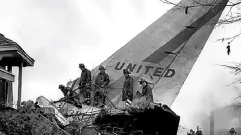 Tragjedia ajrore ku dyshohet si ishin përfshirë CIA dhe presidenti amerikan: Misteri i Fluturimit 533 (Video)