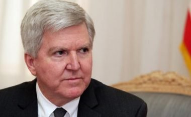 Scott: SHBA nuk kërkon nga Serbia të zgjedhë ndërmjet BE-së dhe Rusisë