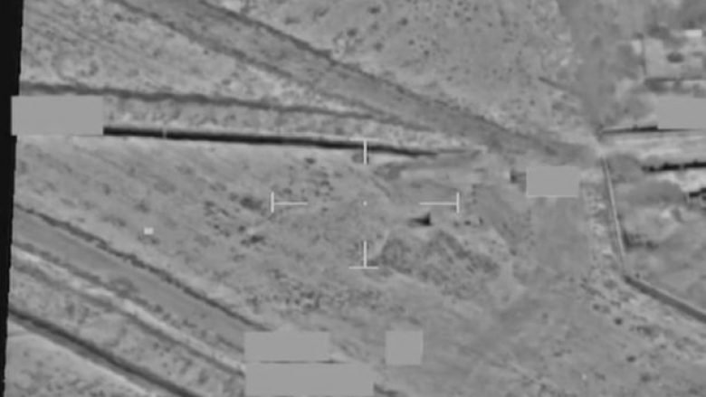 Aeroplanët luftarak britanikë hedhin në erë dhjetëra militantë të ISIS-it të fshehur në tunele, publikohen pamjet e bombardimit (Video)