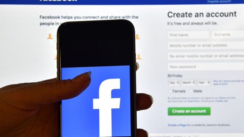 Hakmarrja pornografike: Facebook do t’ju mundësojë t’i parandaloni të publikohen fotot tuaja të padëshirueshme