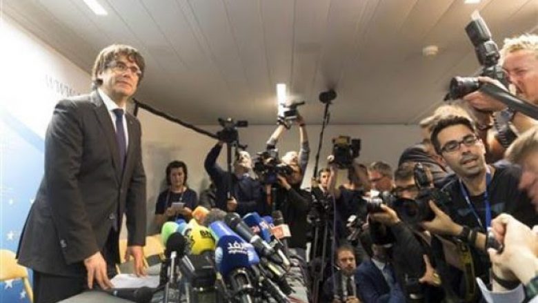 Puigdemont do të arrestohet nëse nuk paraqitet në gjykatë