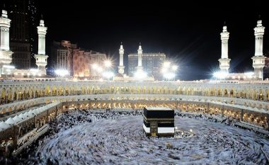 Ndalohet fotografimi dhe filmimi i dy xhamive të shenjta në Mekë dhe Medinë?