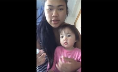 Nëna tregon metodën për pastrimin e hundëve të fëmijës, shikuesit të ndarë për efektet (Video)