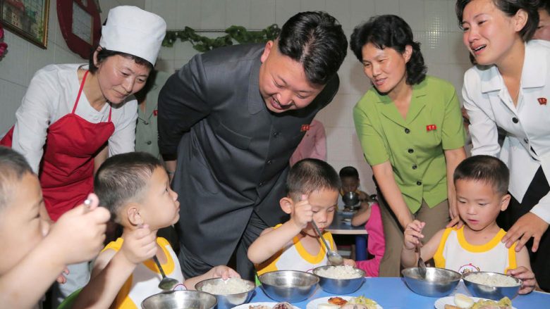 Të dhëna shokuese: Mësohet çfarë hanë në Korenë e Veriut, mish artificial për të varfrit, pica për të pasurit (Foto)