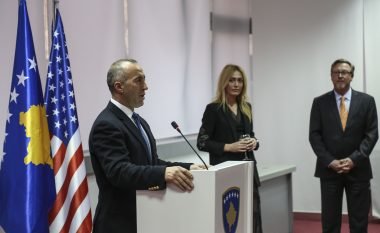 Haradinaj organizoi pritje me rastin e Ditës së Falënderimeve (Foto)