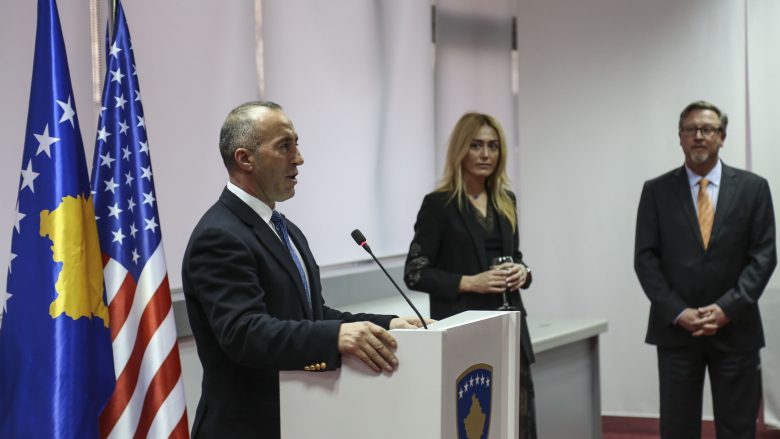 Haradinaj organizoi pritje me rastin e Ditës së Falënderimeve (Foto)