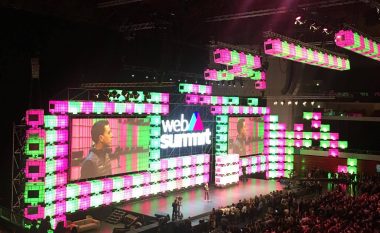 Fillon ueb-samiti më i madh në botë (Foto/Video)