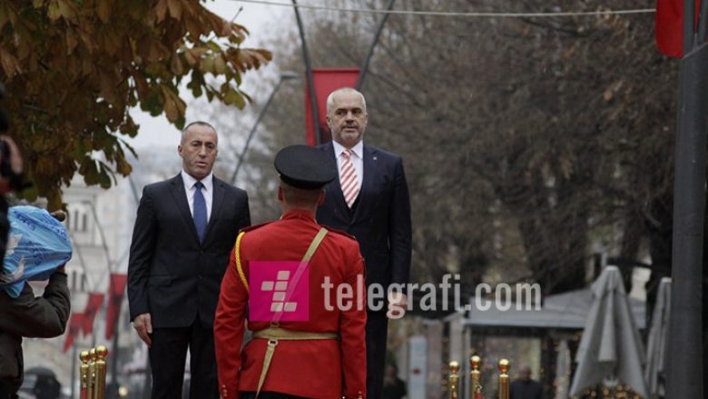 Në Korçë, nis mbledhja e përbashkët mes dy qeverive (Foto)