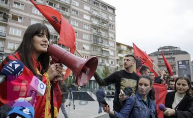 Vajza e Valdet Zekës: Institucionet nuk kanë bërë asgjë për lirimin e grupit “Kumanova”