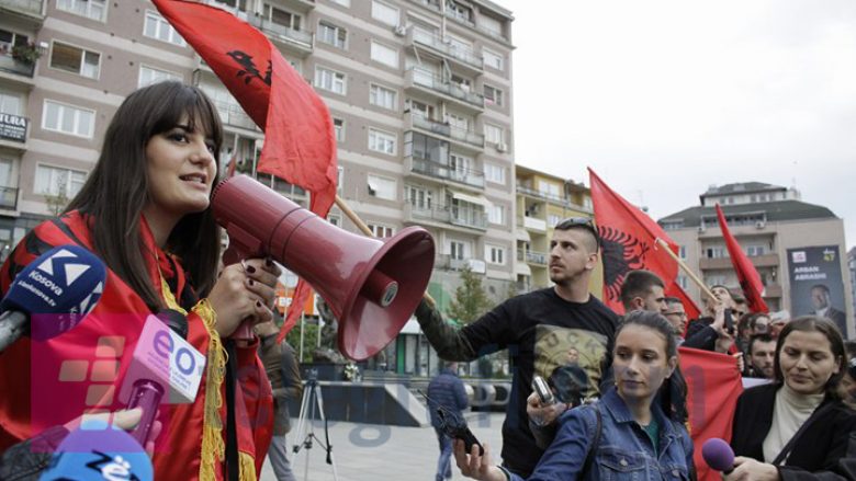 Vajza e Valdet Zekës: Institucionet nuk kanë bërë asgjë për lirimin e grupit “Kumanova”