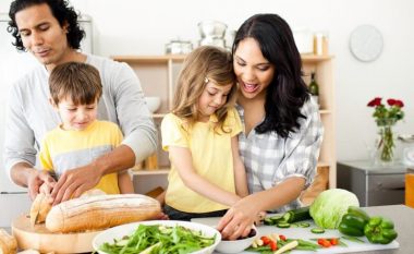 Si t’i bëjmë fëmijët të hanë ushqim të shëndetshëm?