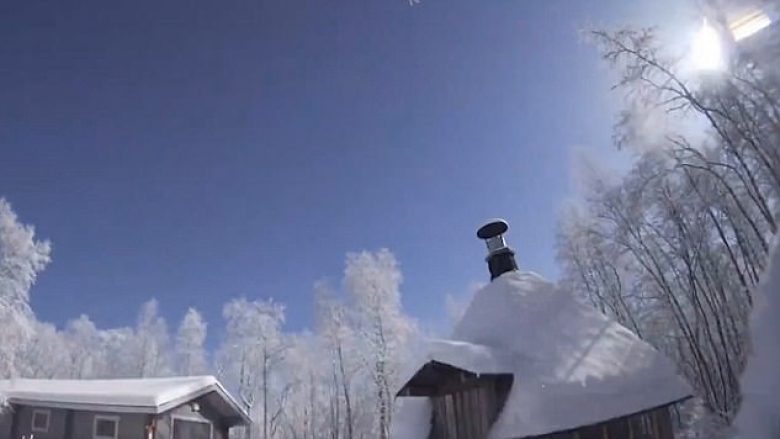 “Për pak sekonda, natën e bëri ditë”: Momenti kur një meteor ndriçon Finlandën (Video)