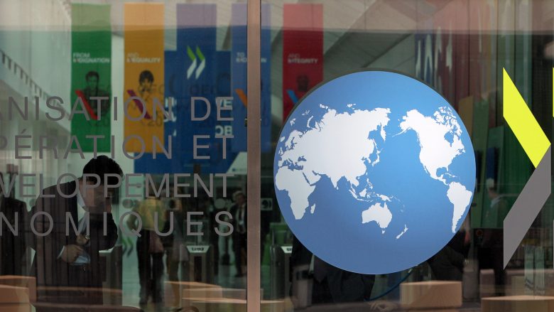 OECD: Investimet e dobëta dhe rritja e borxhit do të pengojë rritjen ekonomike