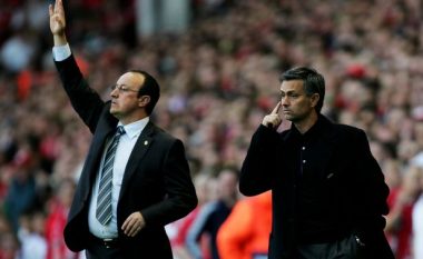 Benitez: Mou trajner i madh, por më shqetësojnë tre lojtarë të Unitedit