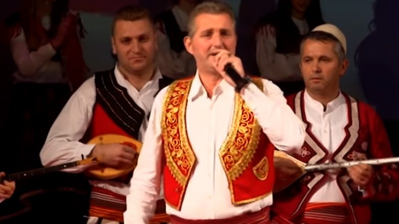 Ka ndërruar jetë Arben Delaj, këngëtari i muzikës popullore nga Malësia e Madhe