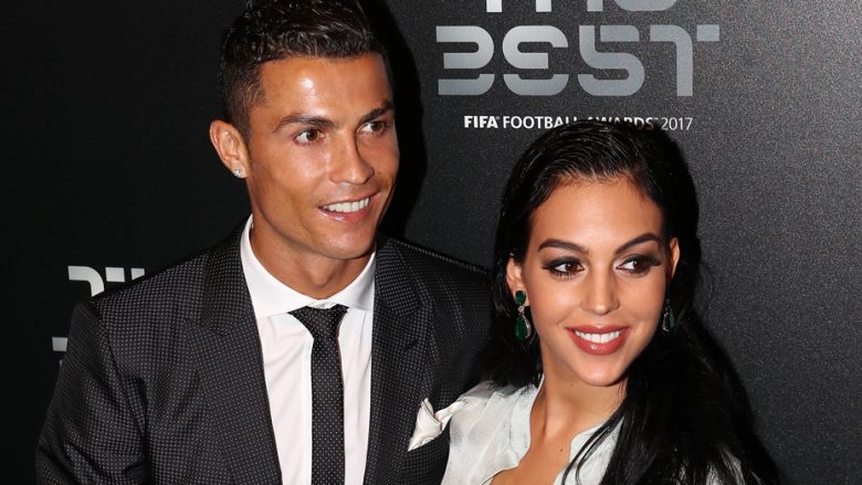 Ronaldo bëhet baba për të katërtën herë, Georgina sjell në jetë vajzën e tyre (Foto)