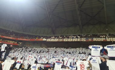 Tifozët e Lyonit i dalin në përkrahje Fekirt duke festuar si Messi (Foto/Video)