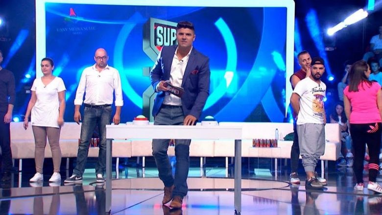 Fitoi ekipi NZA, Blero mposhti gazetarët në “Super Sfida” (Video)